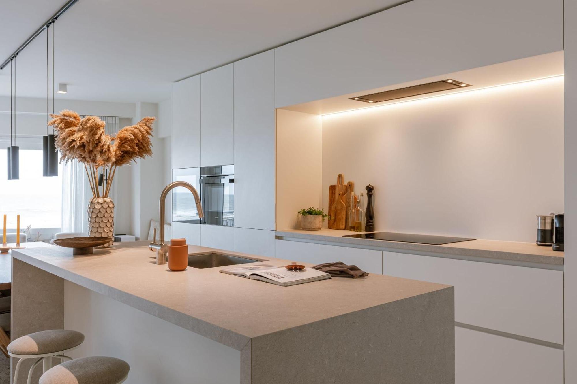 Huswell - Elegant And Stylish Retreat With Sea View Appartement